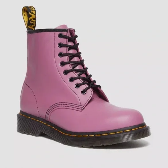 NWT 1460 8 EYE DR. MARTENS MUTED PURPLE SMOOTH LEATHER BOOTS 9
